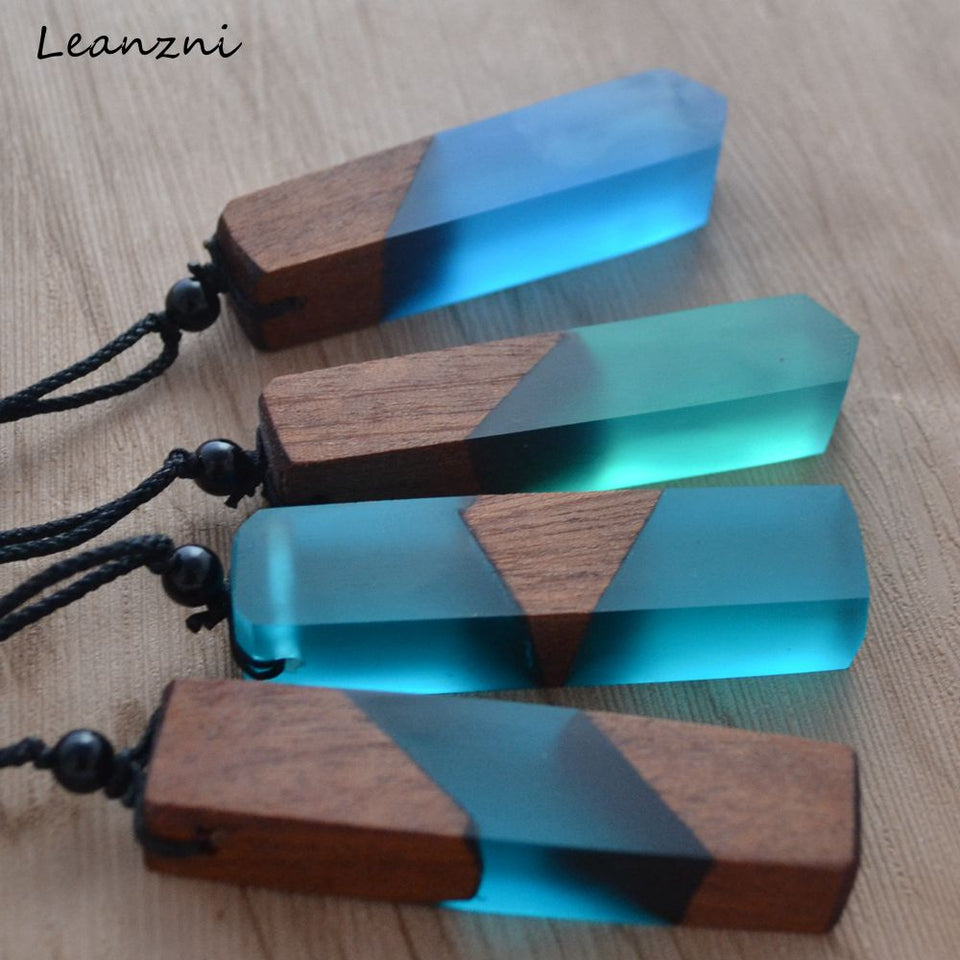 Leanzni Vintage Fashionable Wooden Resin Necklace