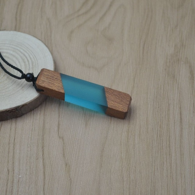 Leanzni Vintage Fashionable Wooden Resin Necklace